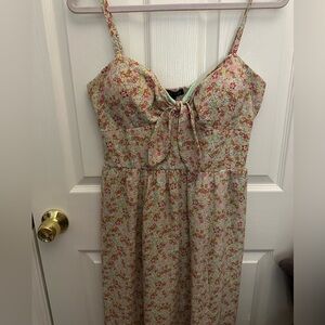 Vintage-Inspired Floral Midi Dress – Feminine & Flirty